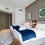 Premium 2Br Aprt. With Canal View In Business Bay