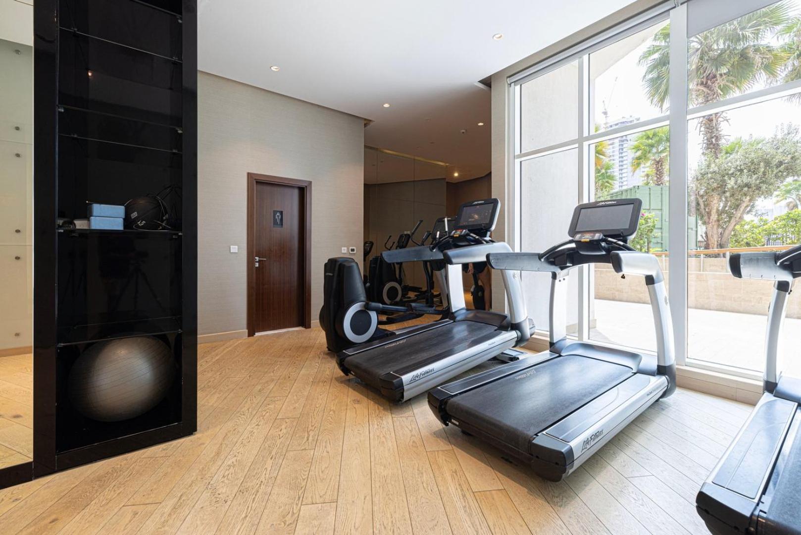 Premium 2br Aprt. With Canal View In Business Bay Apartment *