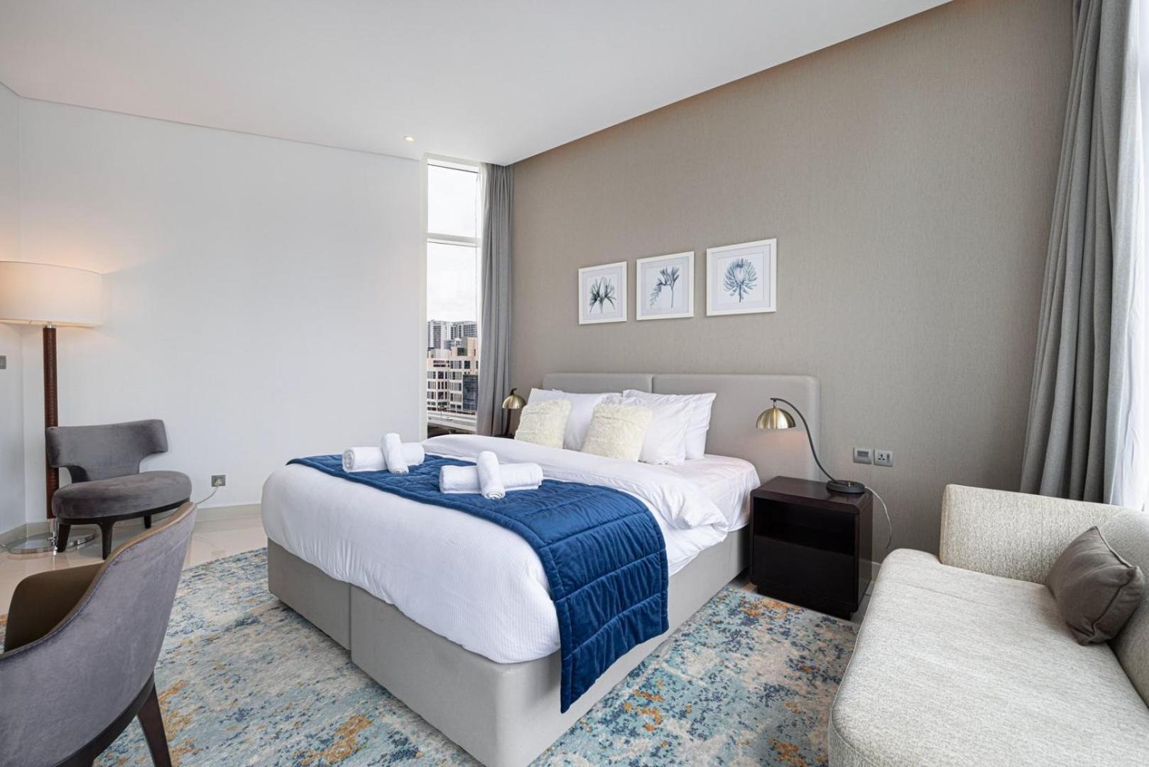 Apartment Premium 2br Aprt. With Canal View In Business Bay *