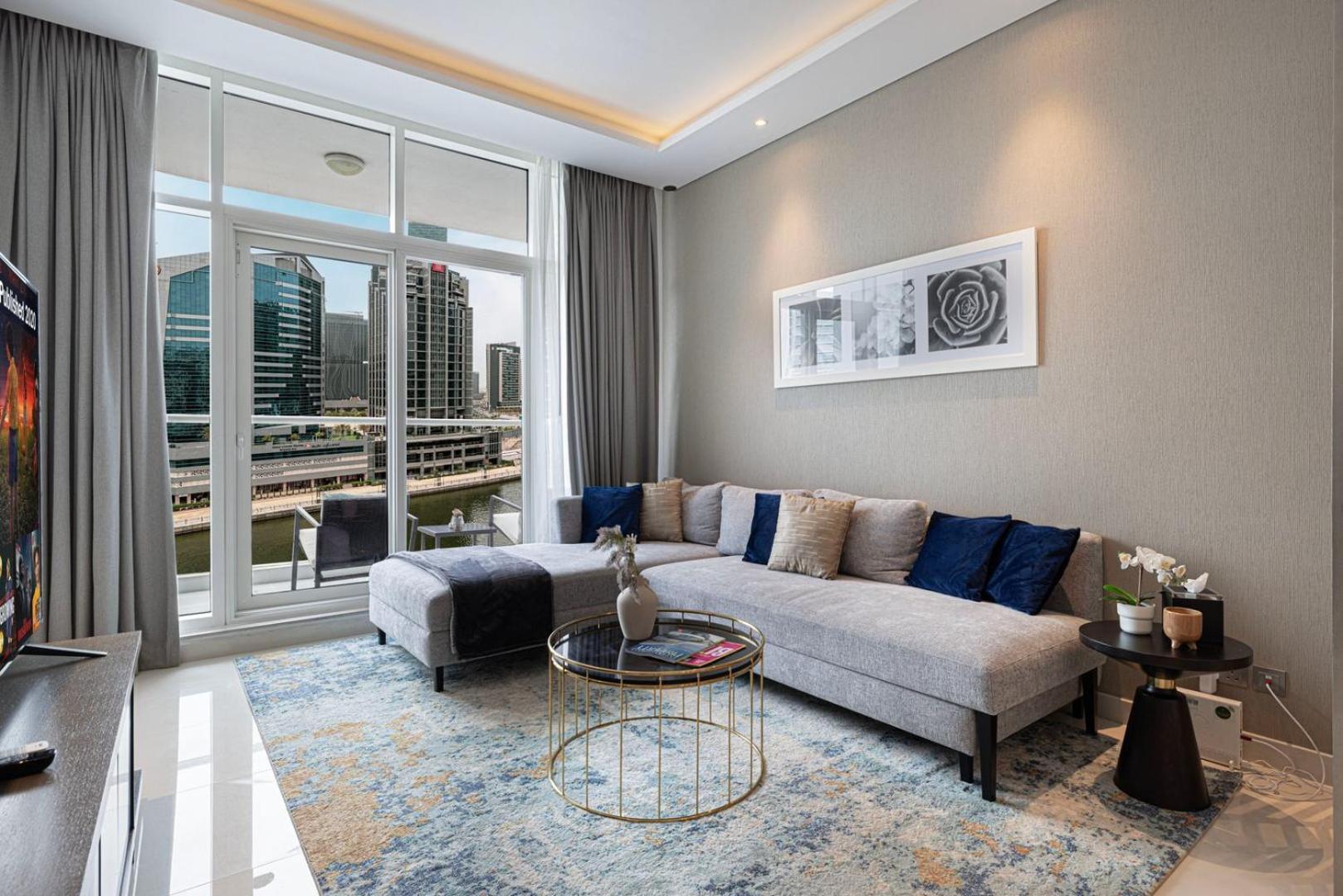 Apartment Premium 2br Aprt. With Canal View In Business Bay *