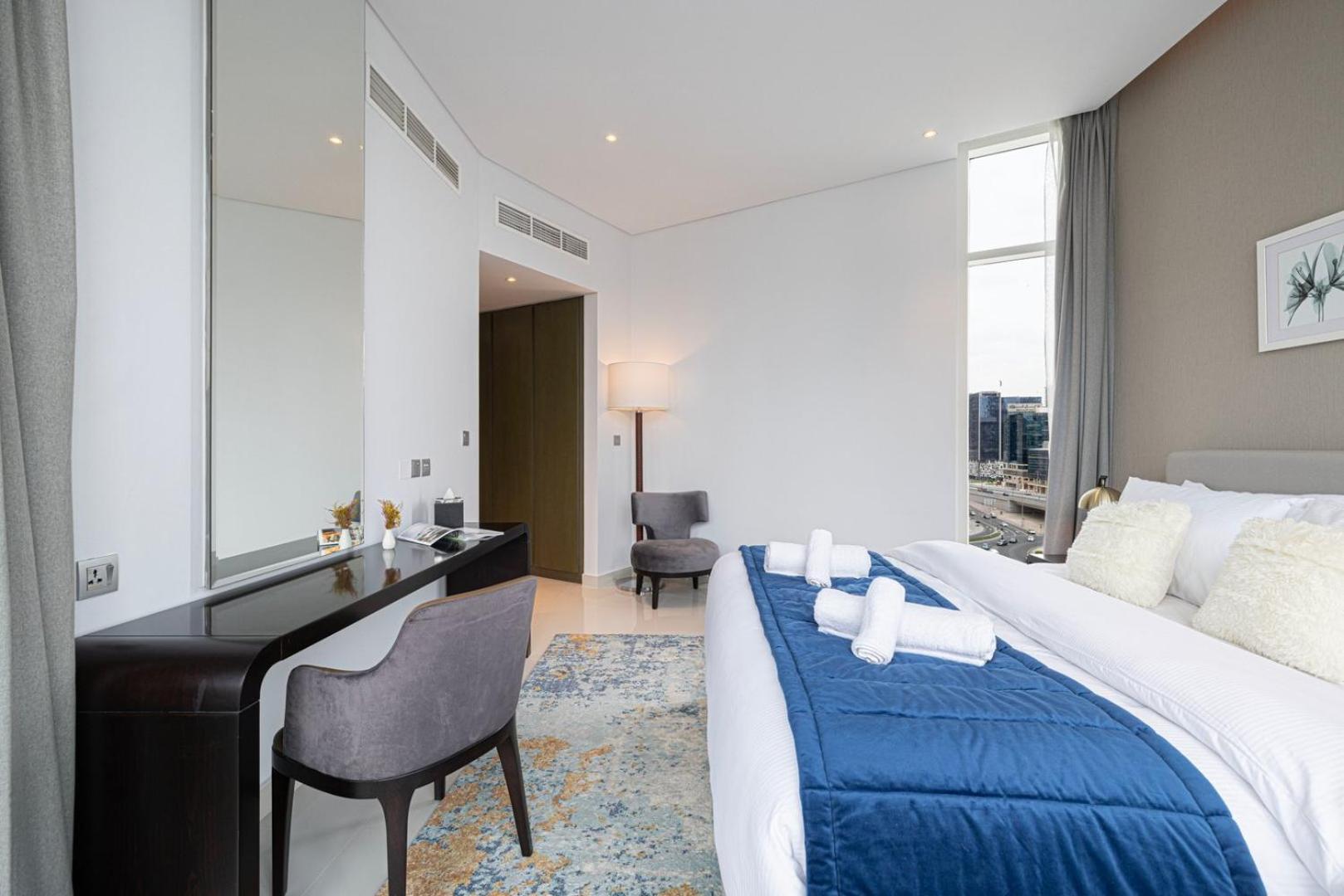 Apartment Premium 2br Aprt. With Canal View In Business Bay
