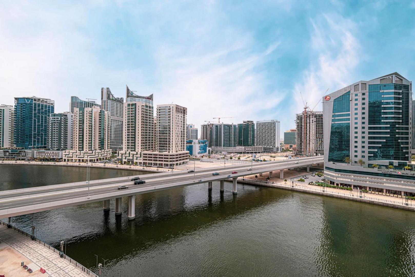 Apartment Premium 2br Aprt. With Canal View In Business Bay Dubai